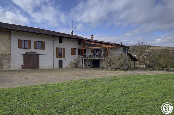 Gîte pour 6 personnes, avec jardin et terrasse, animaux acceptés