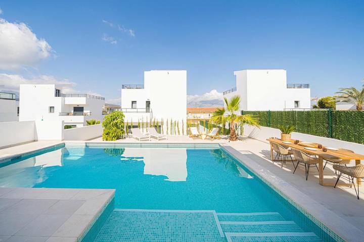 Casa rural para 6 personas, con vistas y terraza además de jardín y piscina en Alfàs del Pi - 2