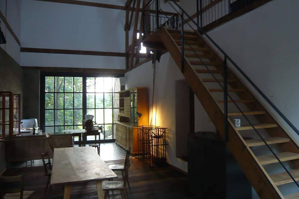 Alleinlagehof Halmberg Chiemgau, Reiterhof, viel Natur, Tiere in Soyen, Landkreis Rosenheim