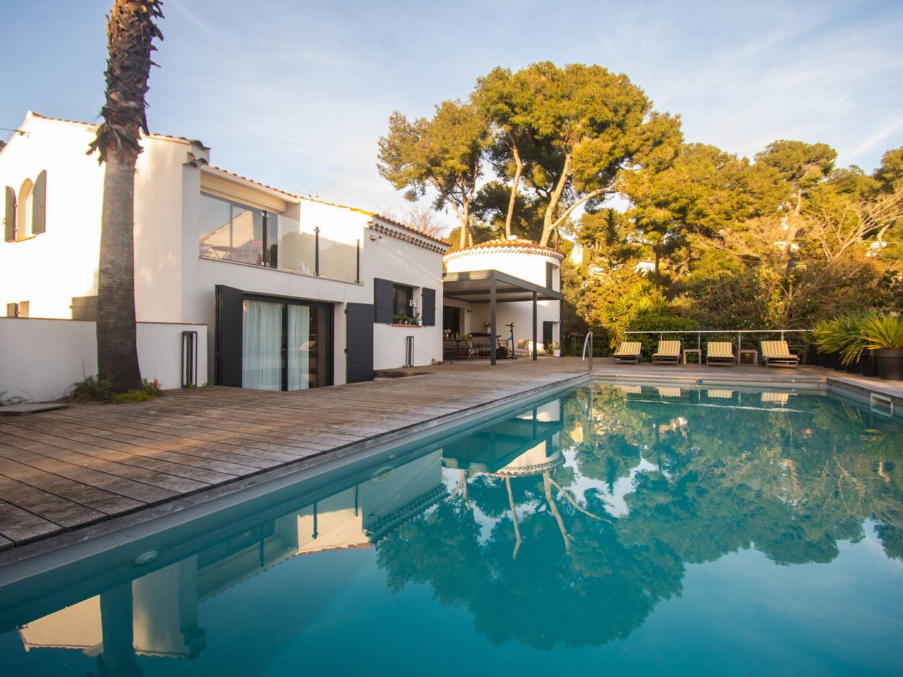 Carqueiranne: Charming Villa with Pool, Sea View, for 8 Guests in Carqueiranne, Toulon region