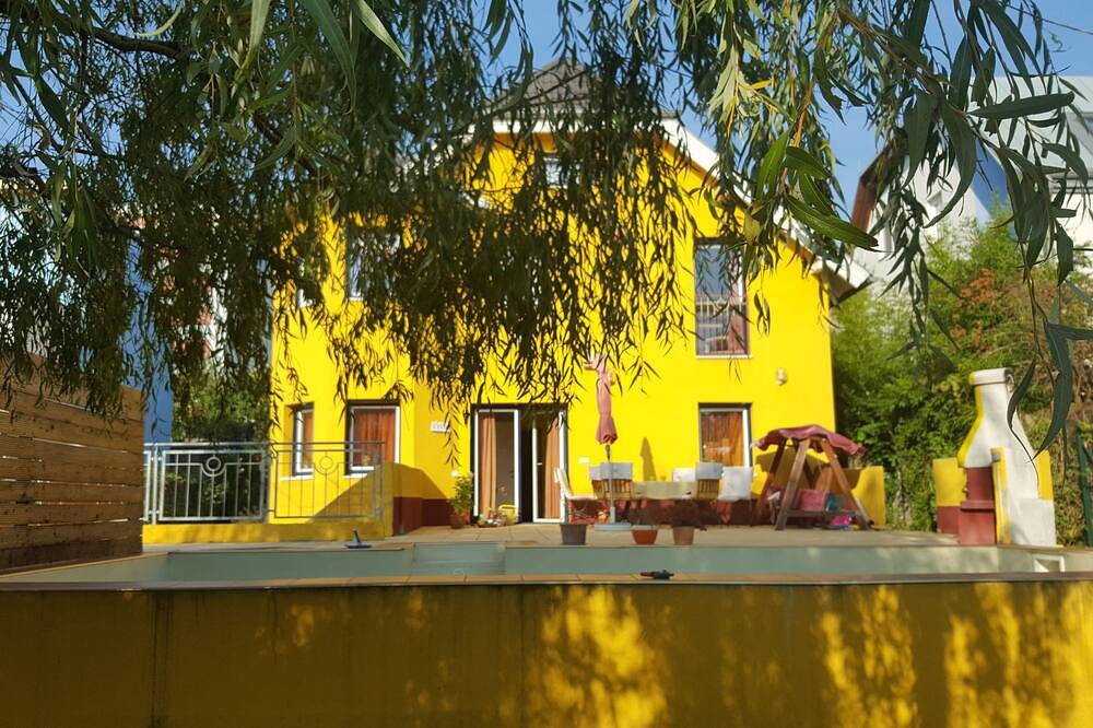 Quiet, inexpensive apartment near Schönbrunn, green, close to the city, U3/U4, kitchen, terrace, new building in Wenen, Wienerwald