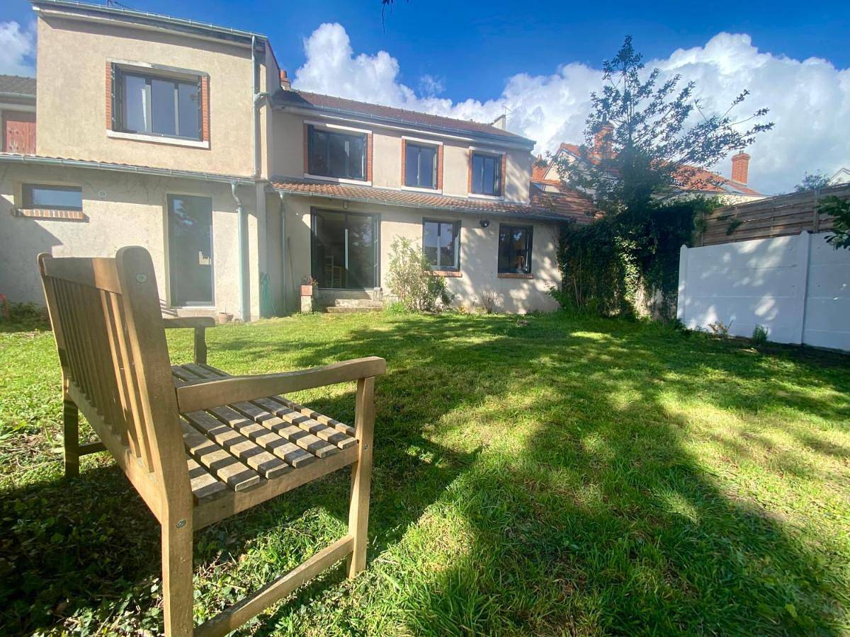 Chambre sur jardin proche bords de Loire in Orléans, Vallée de la Loire