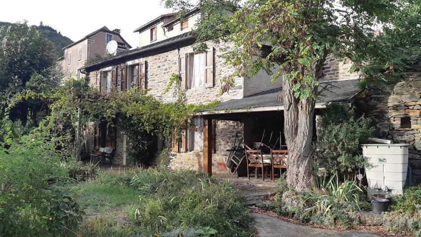 Location de vacances pour 3 personnes, avec vue et terrasse à Viala-du-Tarn