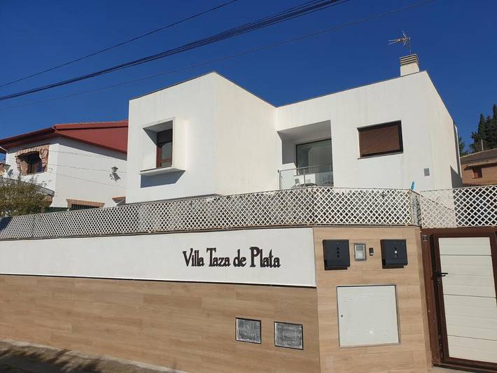 Chalet para 10 personas, con vistas además de piscina y jardín en Vega de Granada - 4