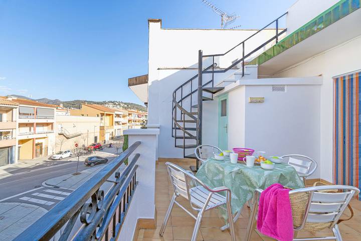 Location de vacances pour 5 personnes, avec terrasse à Roses