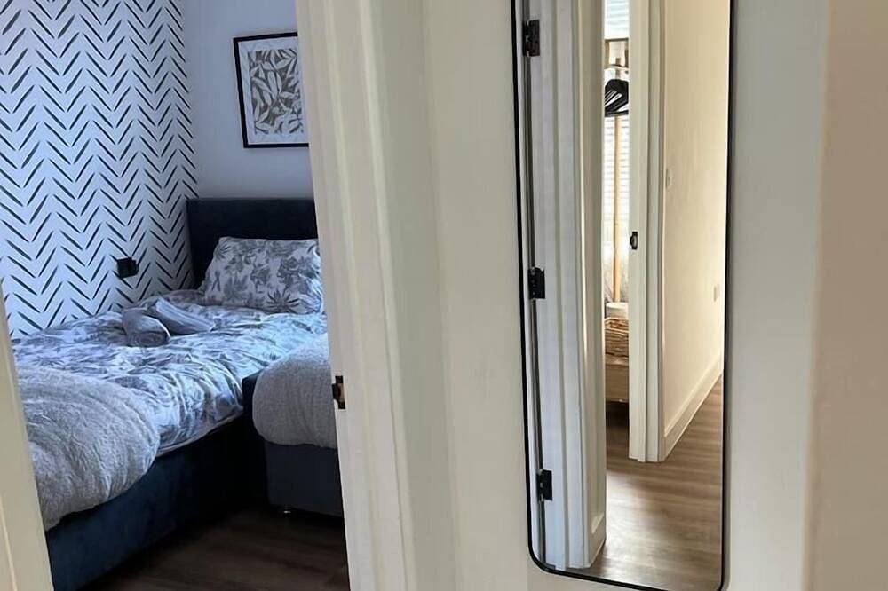 Entire apartment, Somerset House with Garden, 2 bedrooms in Northampton, Northamptonshire