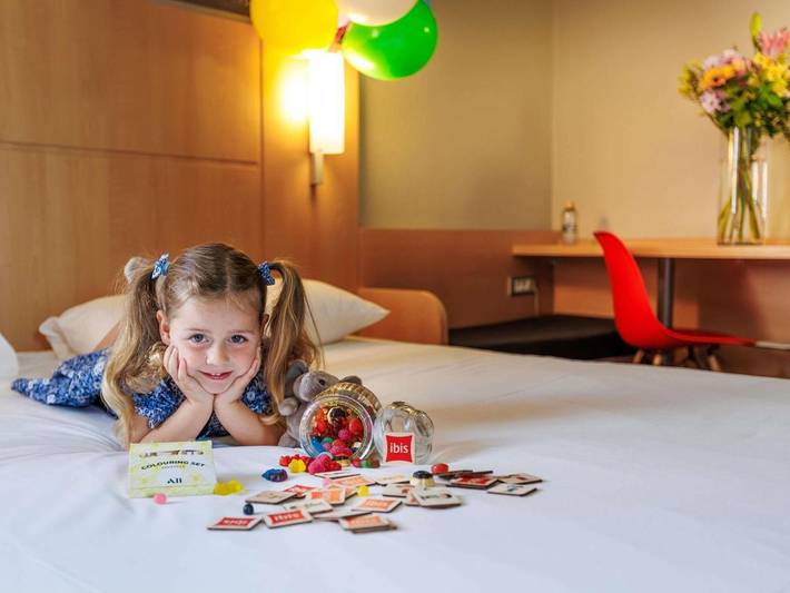 Hôtel pour 3 personnes, avec terrasse dans Office De Tourisme Et Des Congres De Mandelieu - 2