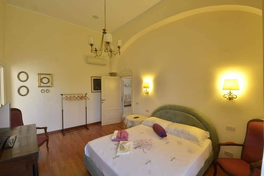 Ganze Wohnung, Casa Antica ed Elegante in Pieno Centro Storico in Arpino, Frosinone Provinz