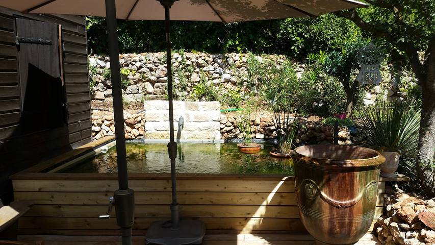 Chalet pour 4 personnes, avec terrasse ainsi que jardin et jacuzzi dans l' Hérault - 2