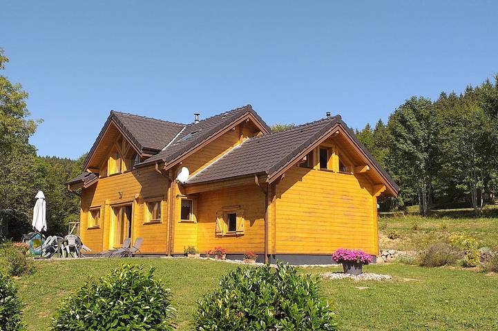 Gîte pour 8 personnes, avec terrasse et jardin dans La Grande-Fosse