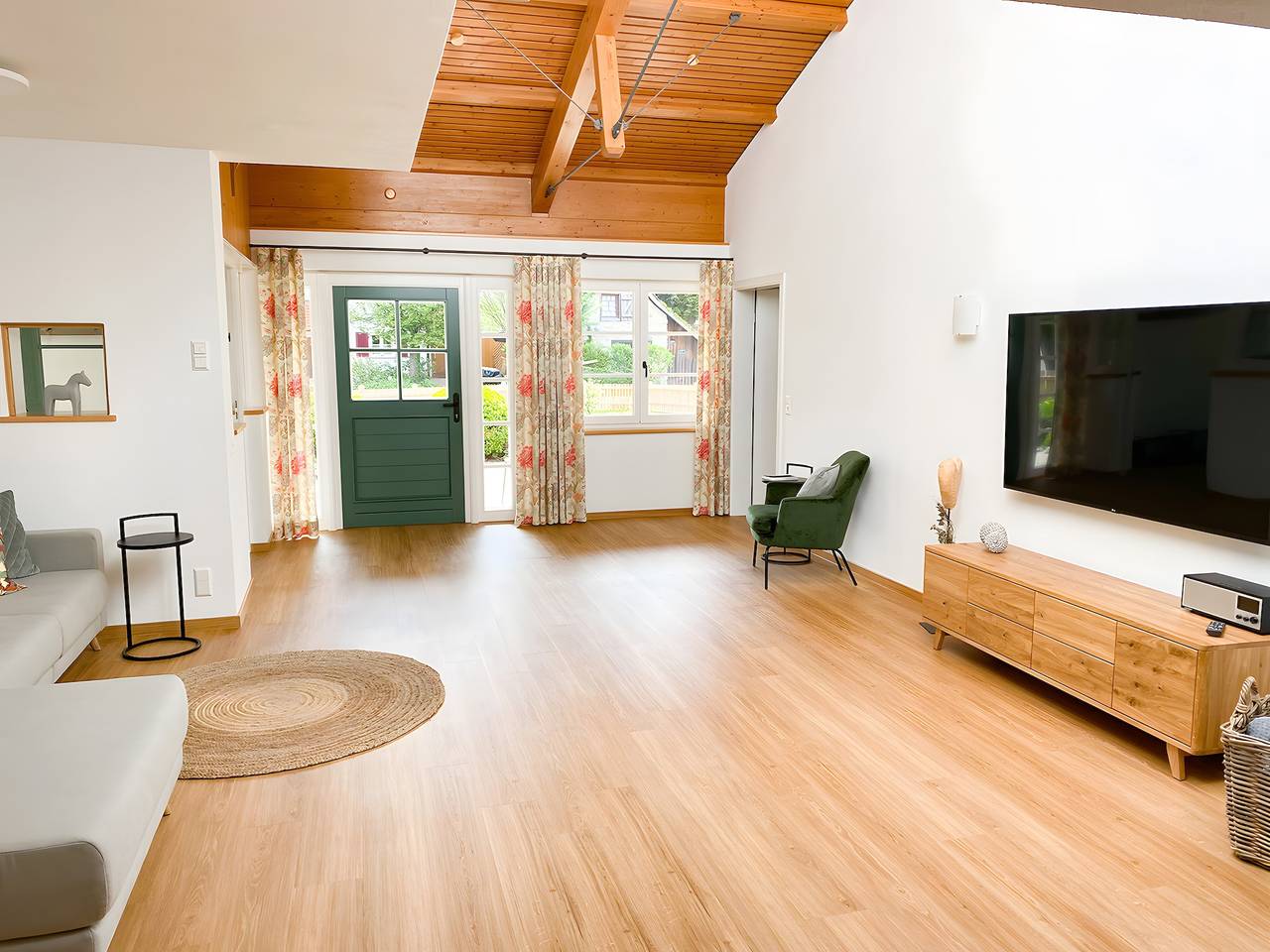 Ganze Wohnung, Das Hofchalet mit privater Terrasse, privatem Garten und Wi-Fi in Kressbronn am Bodensee, Region Bodensee-Oberschwaben