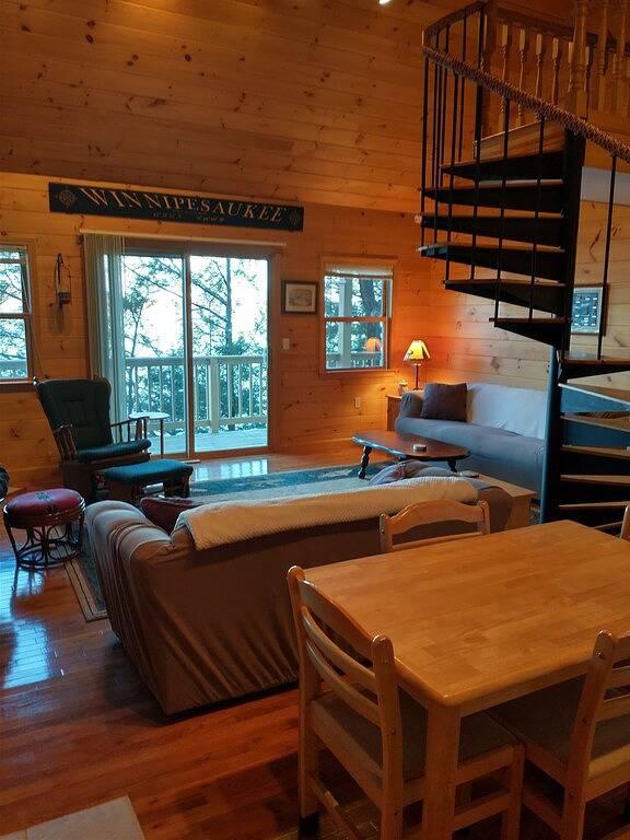 Cabin for 8 people, with balcony, with pets in Lake Winnipesaukee