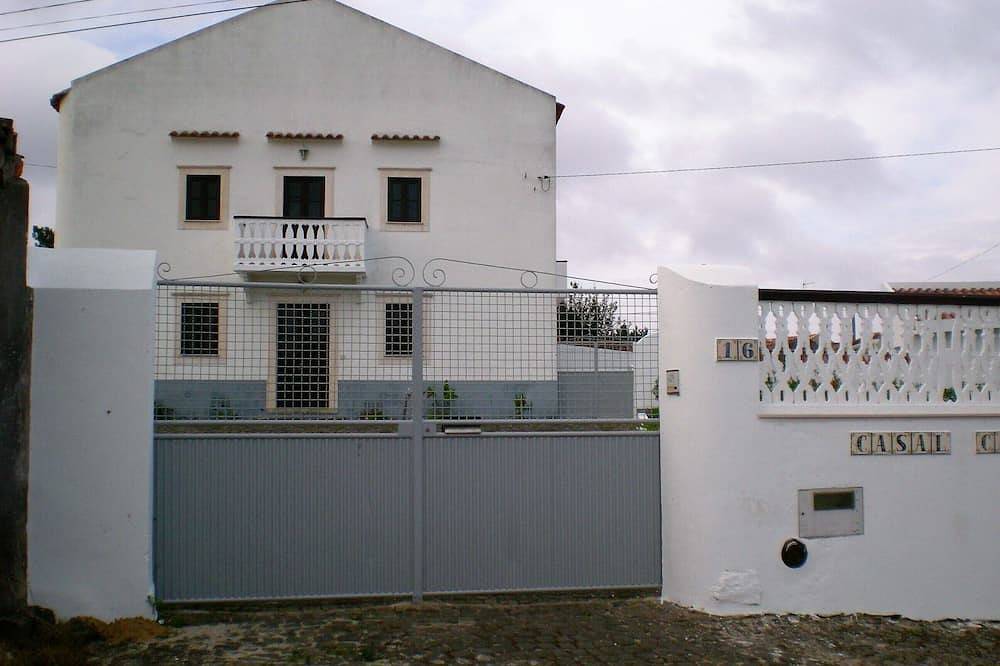 Apartamento entero, País y playa, lo mejor de ambos mundos. in Famalicão, Leiria District