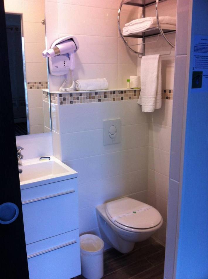 Hôtel pour 2 personnes, avec terrasse, animaux acceptés à Dun-sur-Meuse - 3