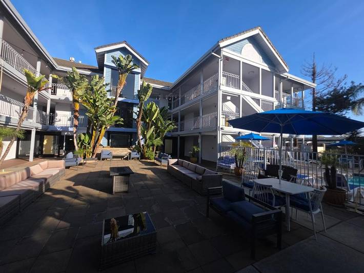 Hôtel pour 3 personnes, avec jacuzzi ainsi que terrasse et piscine, animaux acceptés à Santa Cruz - 2