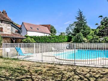 Location de vacances pour 6 personnes, avec piscine et terrasse à Saint-Jean-Lagineste
