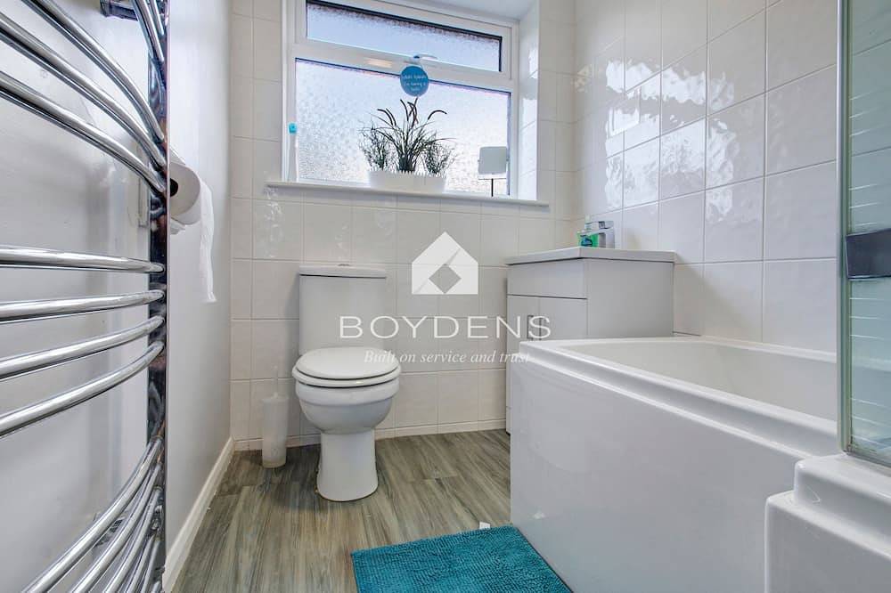A delightful bungalow ideally located in a quiet tree-lined avenue and close to the seafront in Frinton and Walton, Essex