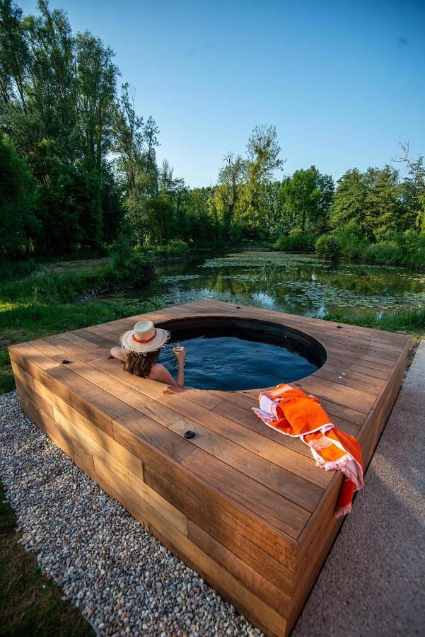 Cottage pour 5 personnes, avec jacuzzi et jardin à Ponts-et-Marais