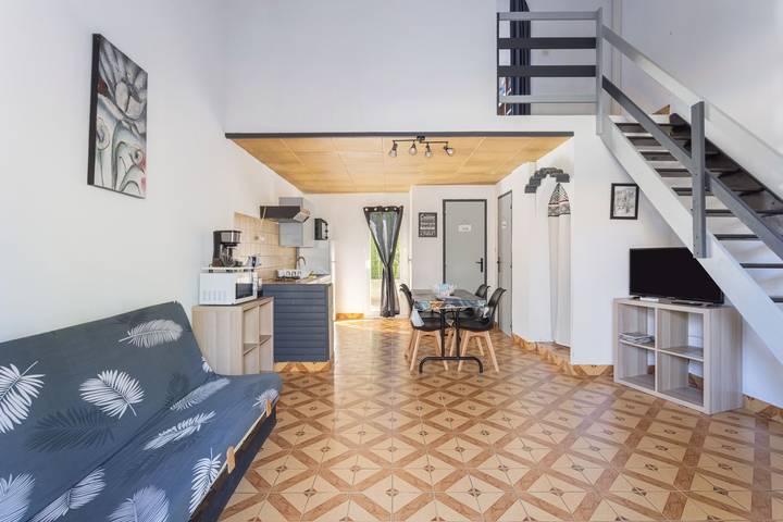 Casa Vacacional 'La Capelle 4 Personnes 878' con Piscina Compartida, Wi-Fi y Aire Acondicionado in Roquefort-des-Corbières, Costa mediterránea (Francia)