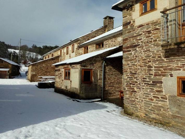 Casa rural para 8 personas, con Terraza y Jacuzzi además de Jardín y Vistas en Galicia - 3