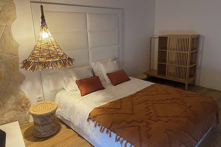 Location de vacances pour 8 personnes, avec jardin dans Avis - 3