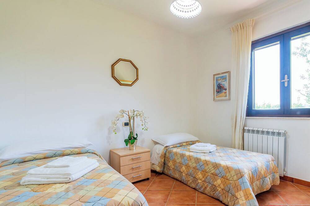 Sole e mare;  vacanza in villa con piscina. in Arbatax, Tortolì