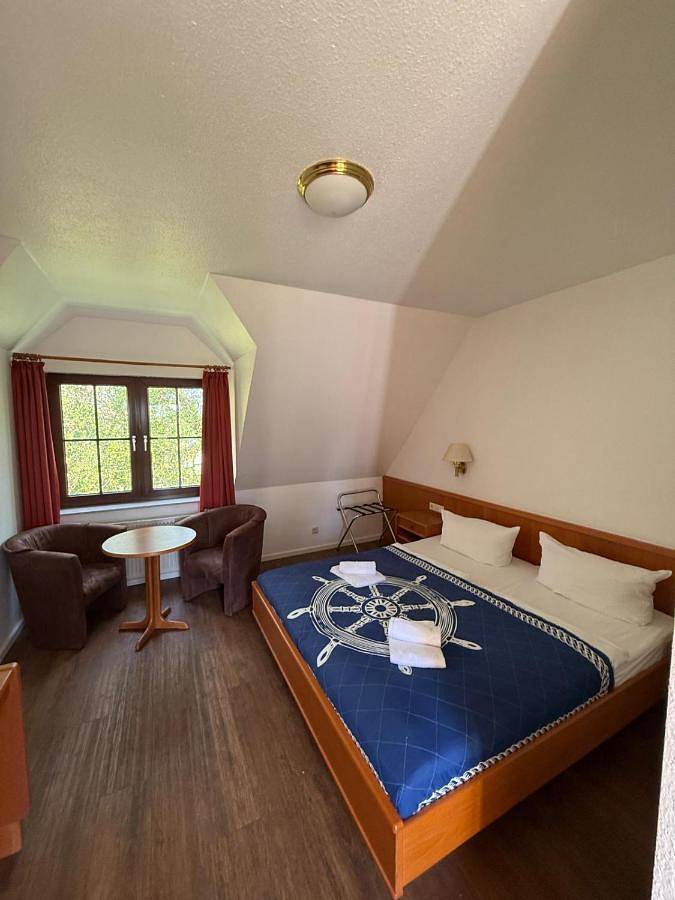 Hotel para 55 personas, con vistas y jardín - 1