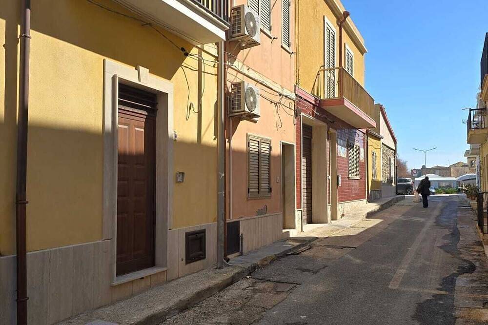 Cozy two-story house in the center of Marzamemi and 100 meters from the sea in Marzamemi, Provincia de Siracusa