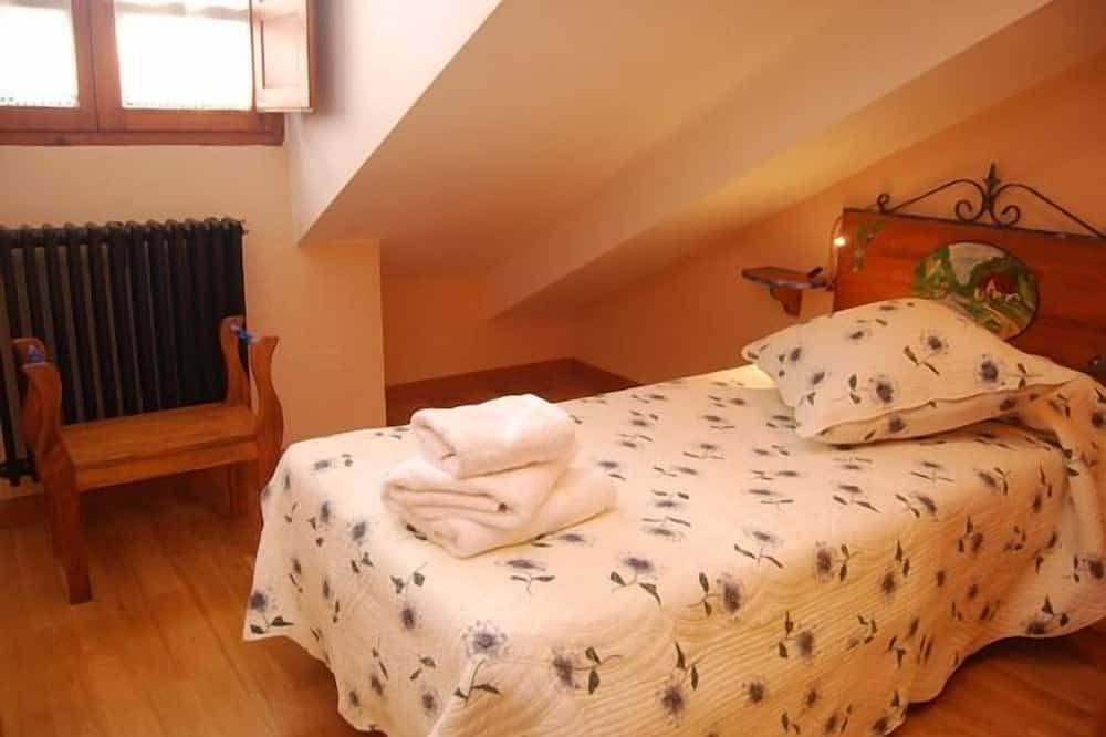 Gîte La Torre de Babel pour 6 personnes in Molinaseca, El Bierzo