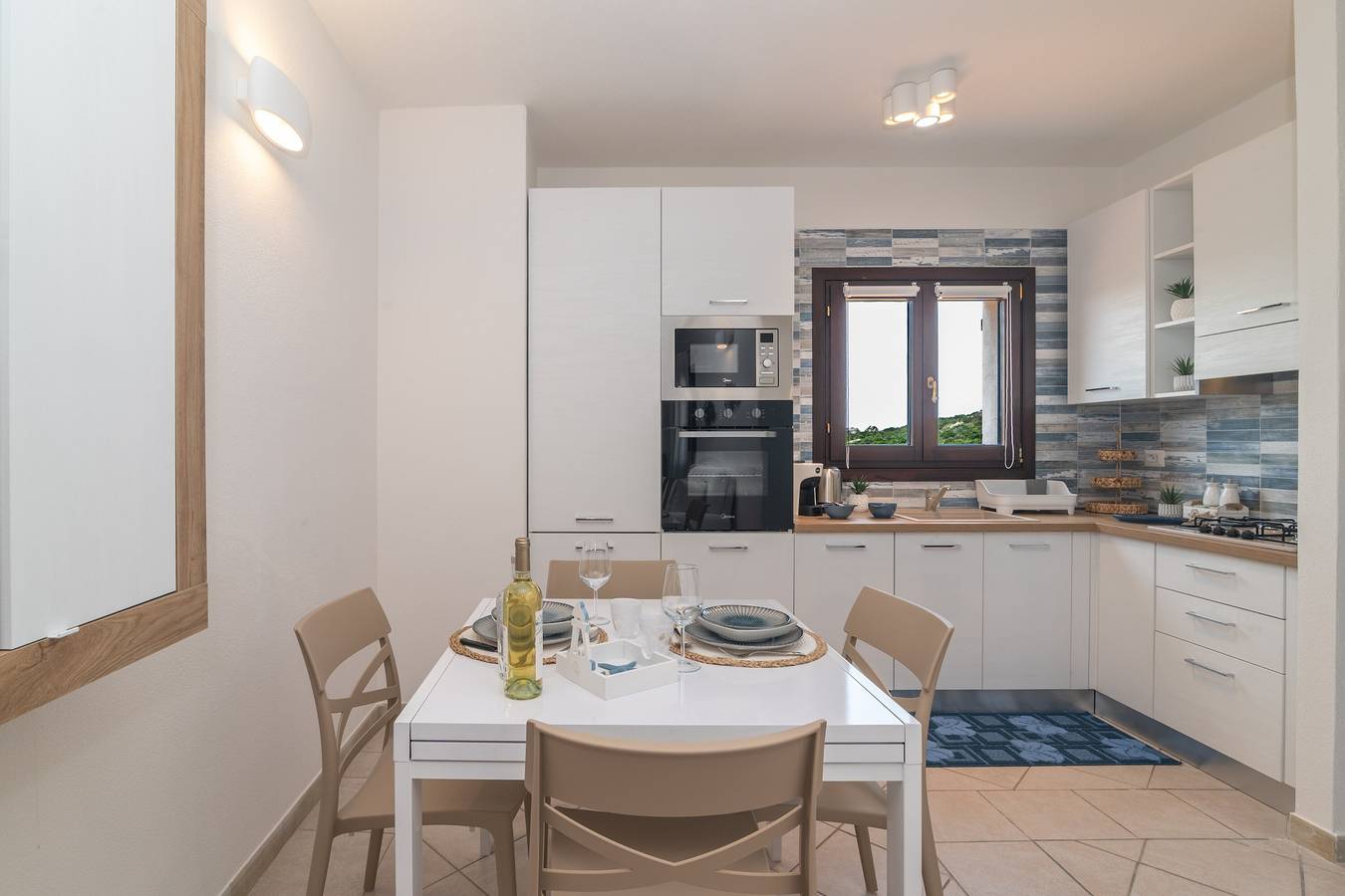Apartamento entero, Apartamento 'Elena' con balcón, Wi-Fi y aire acondicionado in Santa Teresa di Gallura, Santa Teresa Gallura (Municipality)