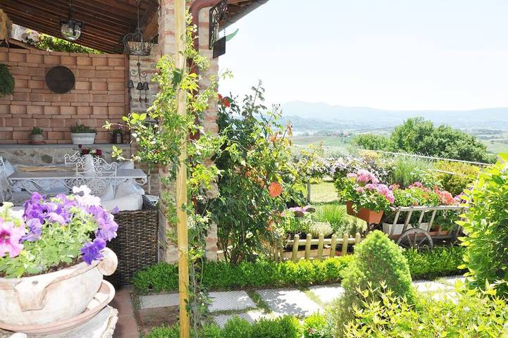 Ferienwohnung für 4 Personen, mit Pool und Garten am Lago Trasimeno