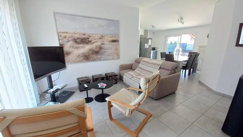 Location de vacances pour 7 personnes, avec Terrasse et Jardin dans Plage De La Paree Du Jonc