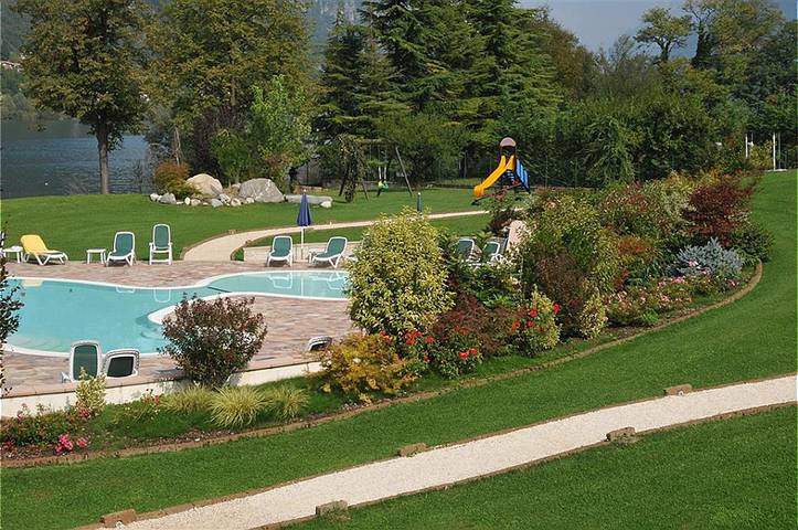 Appartamento per 6 persone, con Terrazza e Giardino nonché Piscina a Idro