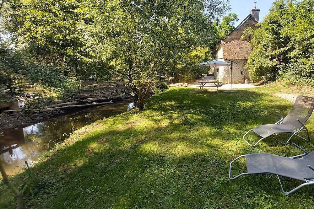 A 800 mètres du domaine George Sand, cottage du 18eme en bordure de l'Indre in Nohant-Vic, Région de La Châtre