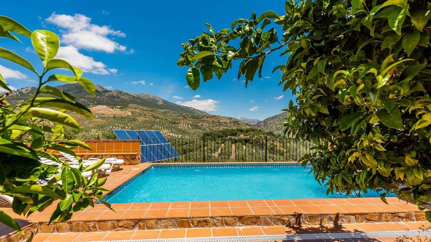 Casa rural para 14 personas, con balcón/terraza además de jacuzzi y piscina en Rute - 2