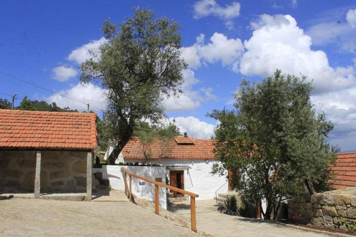 Casa rural para 6 pessoas, com jardim e piscina e ainda vista, com animais de estimação em Marco de Canaveses