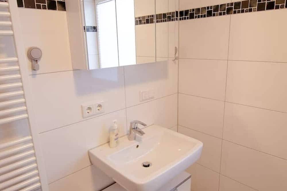 Ganze Wohnung, Moderne und helle Ferienwohnung mit Hutewaldblick in Basdorf, Vöhl
