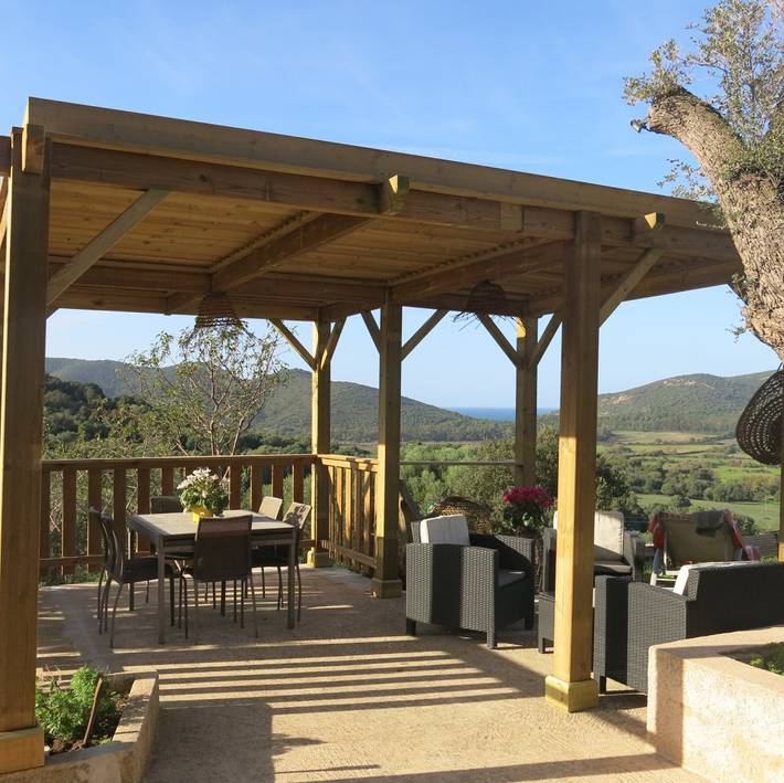 Gîte pour 4 personnes, avec terrasse, animaux acceptés à Cargèse