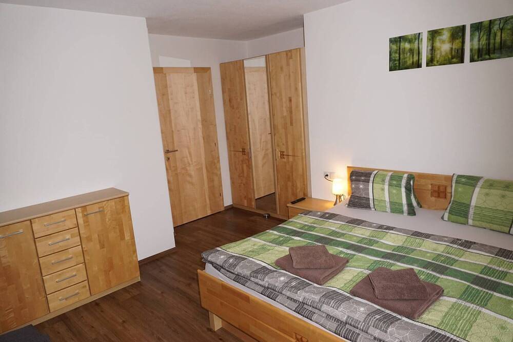 Entire apartment, Chalet in Kaltenbach near Ski Lift in Kaltenbach, Ski-Optimal Hochzillertal
