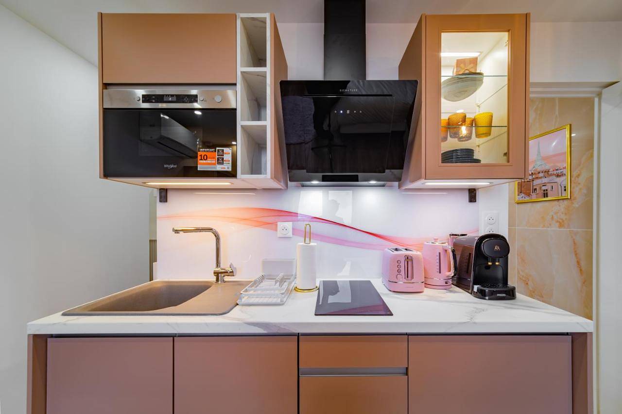 Paris Homestay en Rose in Le Kremlin-Bicêtre, Val-de-Marne