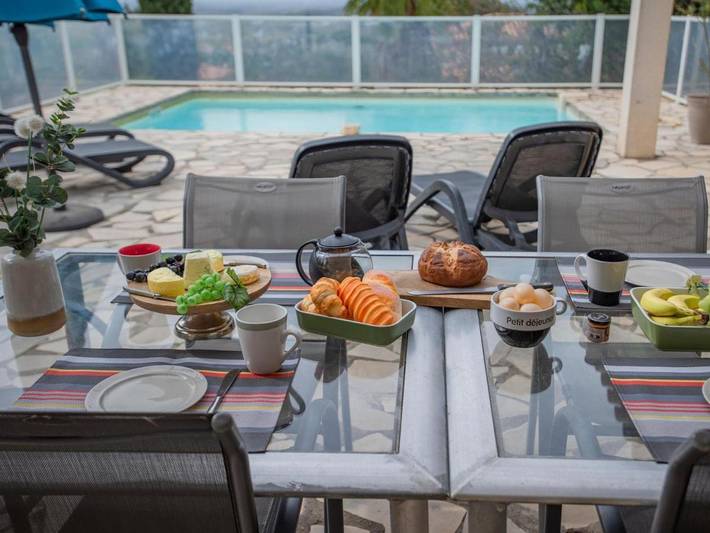 Location de vacances pour 8 personnes, avec jardin ainsi que piscine et terrasse à Oupia - 4