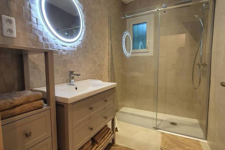 Location de vacances pour 6 personnes, avec terrasse et jardin à Serley - 4