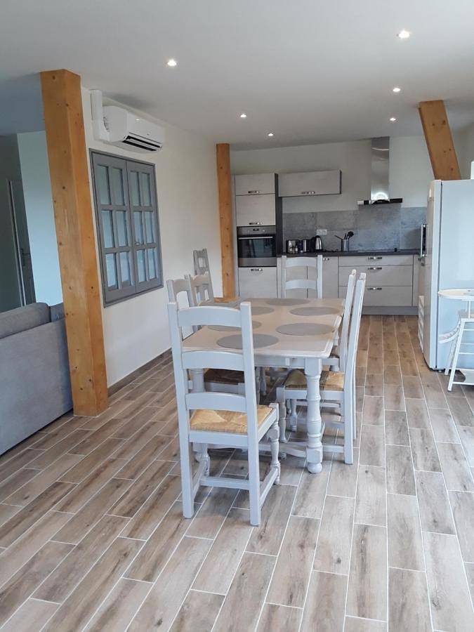 Location de vacances pour 10 personnes, avec jardin et vue, animaux acceptés à Saint-Gervais-en-Vallière - 2