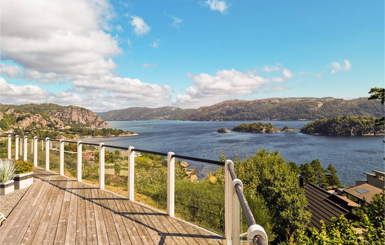 Ferienhaus für 10 Personen mit Terrasse in Lyngdal