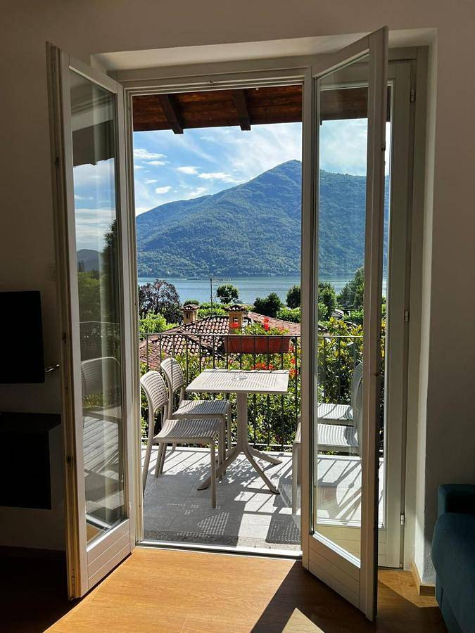 Appart’hôtel pour 4 personnes, avec Balcon ainsi que Vue et Vue sur le lac dans Cannobio