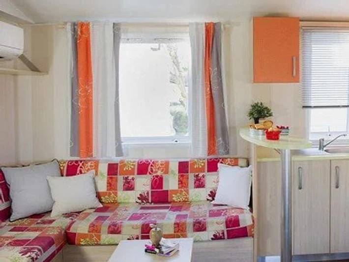 Mobil home pour 6 personnes, avec bassin pour enfant dans Luna Park La Palmyre - 4