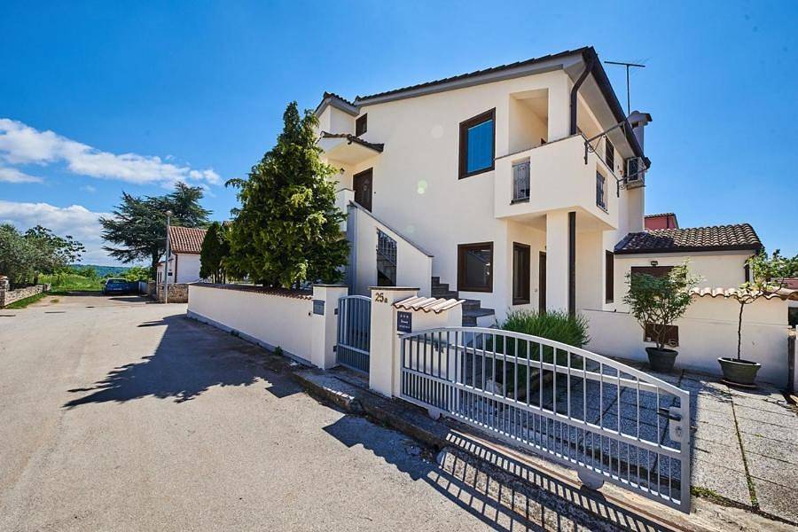 Appartamento per 4 Persone in Novigrad, Umago e dintorni