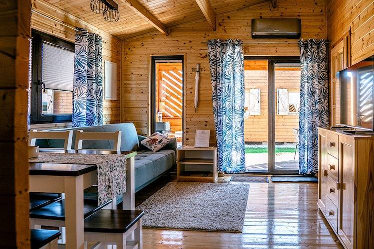 Ferienhäuser mit Terrasse, Sauna und Whirlpool in Powiat Koszaliński