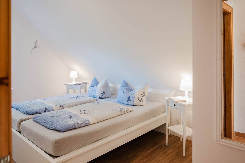 Ganze Wohnung, Ferienwohnung Fachwerkhaus \"Westen oben\" - Bauernhof Hopp in Westfehmarn, Fehmarn