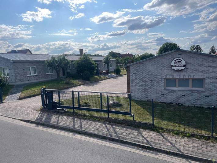Hotel für 4 Personen, mit Terrasse und Whirlpool sowie Garten und Sauna in Fehrbellin - 3